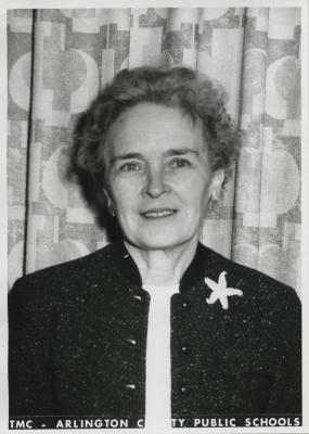 Arlington Public Schools headshot of Phoebe Knipling 

