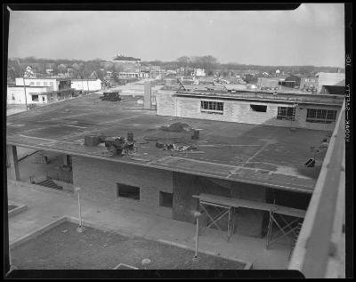 Tarring the Roof at Parkington