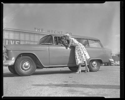 Models Posing at Hecht's