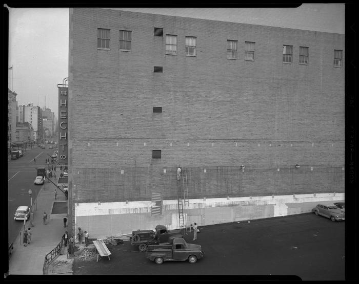 Construction on the DC Hecht's