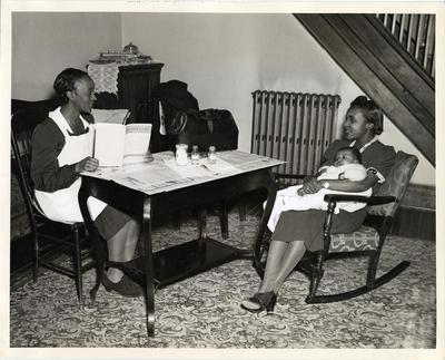 Well baby conference, 1941