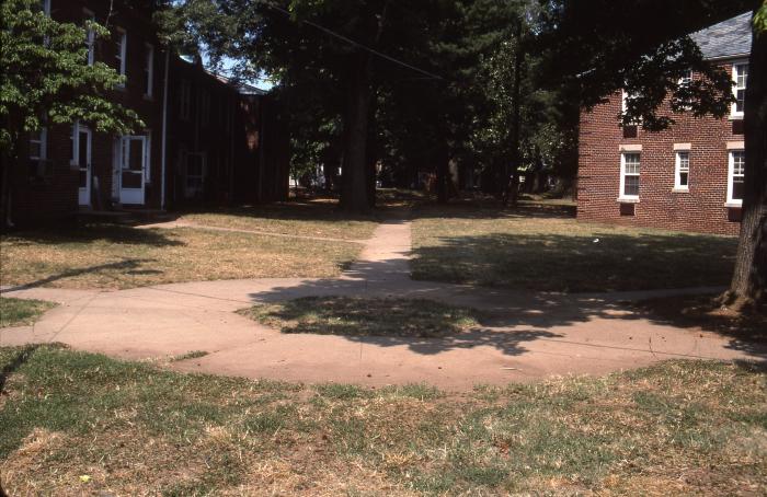 Walking Path Circle at Buckingham Apartments