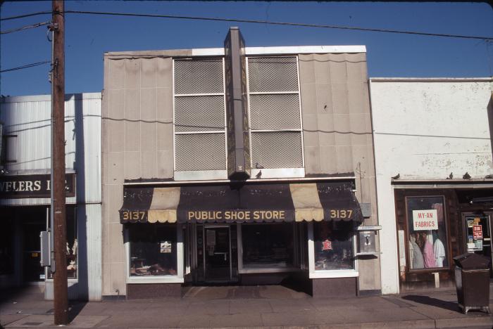 Public Shoe Store