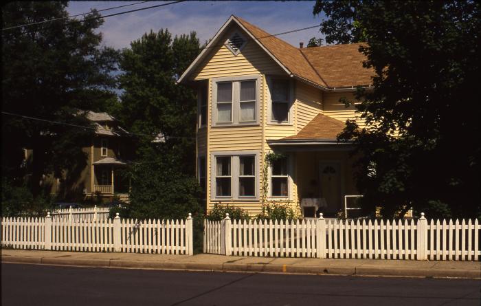 3327 North Kenmore Street