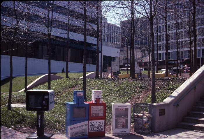 Annie's Park Newstands