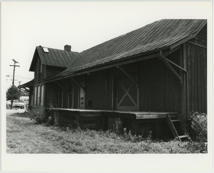 East Falls Church Station