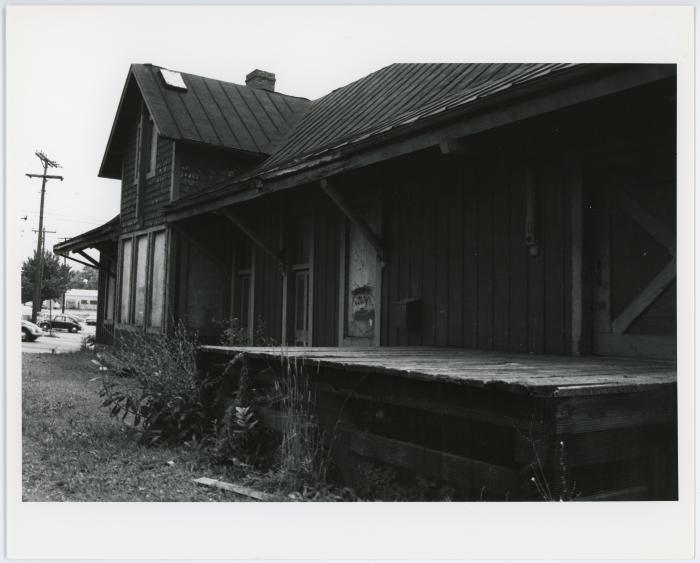 East Falls Church Station