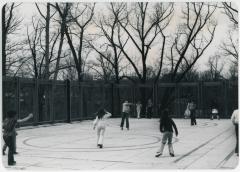 Children Play Outside Woodmont School
