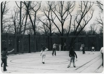 Children Play Outside Woodmont School