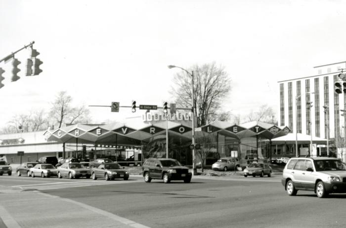 Bob Peck Chevrolet, front street view, 2006